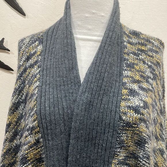 Anthropologie Willow & Clay Wool Blend Fringed Open Front Blanket Shawl - M / L - Picture 4 of 8